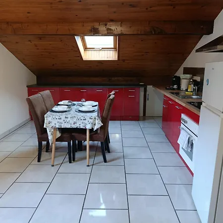 Charming Two-room - Large Living & Kitchen