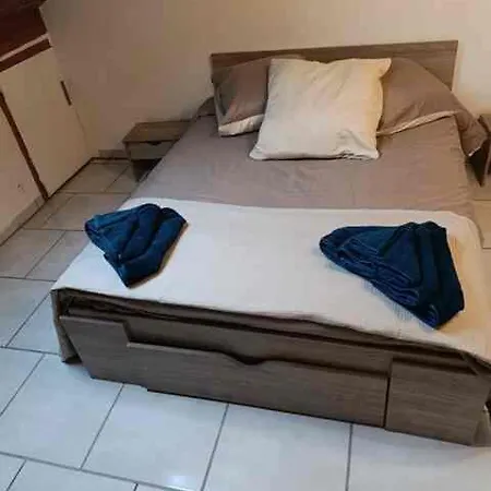 Charming Two-room - Large Living & Kitchen Apartamento Albertville