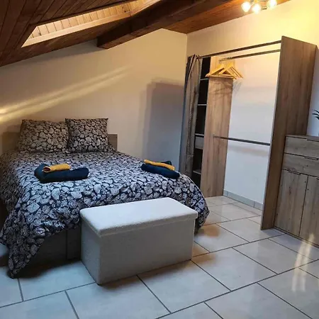 Charming Two-room - Large Living & Kitchen * Albertville