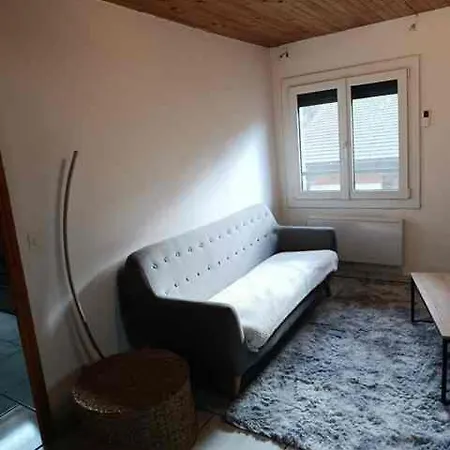 Charming Two-room - Large Living & Kitchen Apartamento