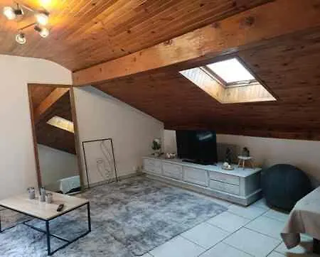 Apartamento Charming Two-room - Large Living & Kitchen *
